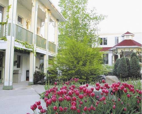 Fern Resort Orillia Eksteriør billede